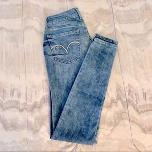 Levi’s Light Wash Skinny Jeans W29
